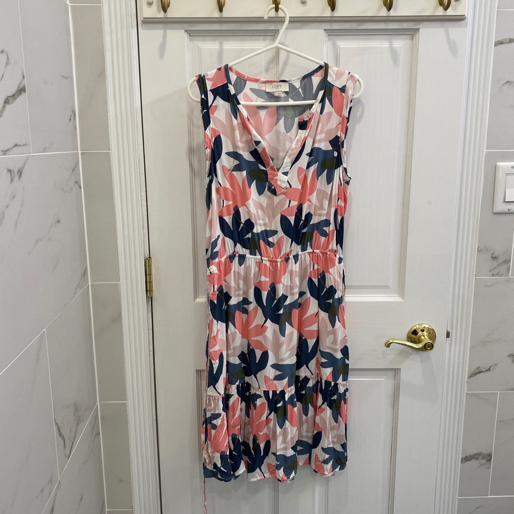 Loft Leaf Pattern Knee Length Sleeveless Dress